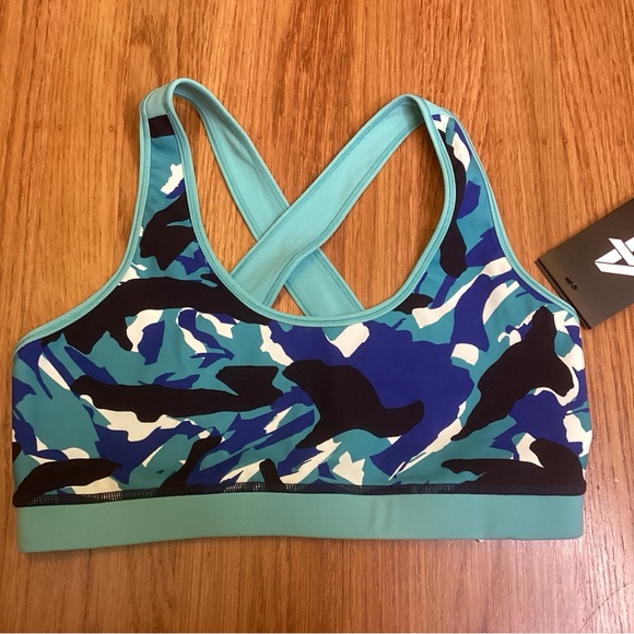 4 Laps Infinity Sports Bra, Crisp Camo Porcelain, size Medium, NWT - Picture 1 of 3